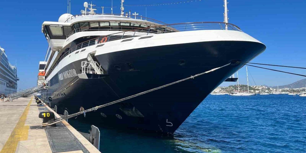 Bodrum’a üç gemi ile 941 yabancı turist geldi