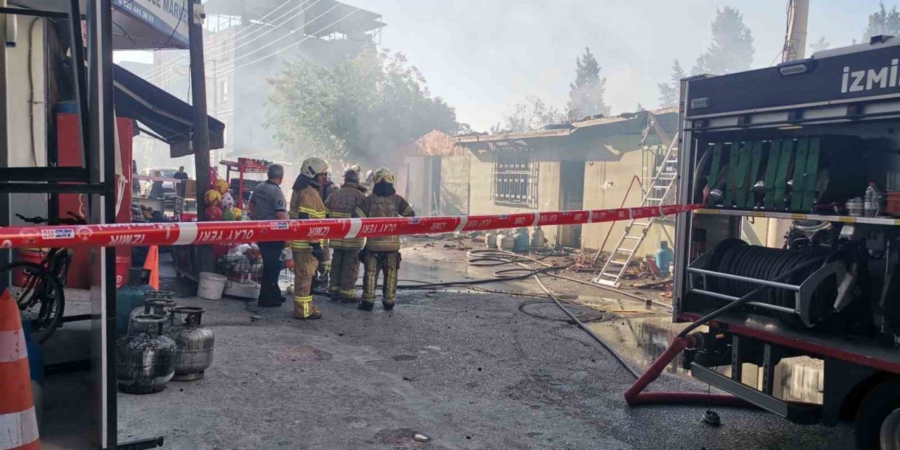 İzmir’de market deposu yandı, faciadan dönüldü