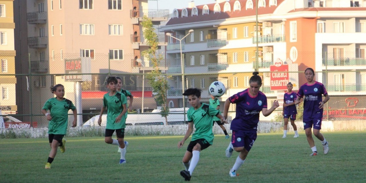 Denizlispor’un geleceği minikler, yeni sezonu açtı