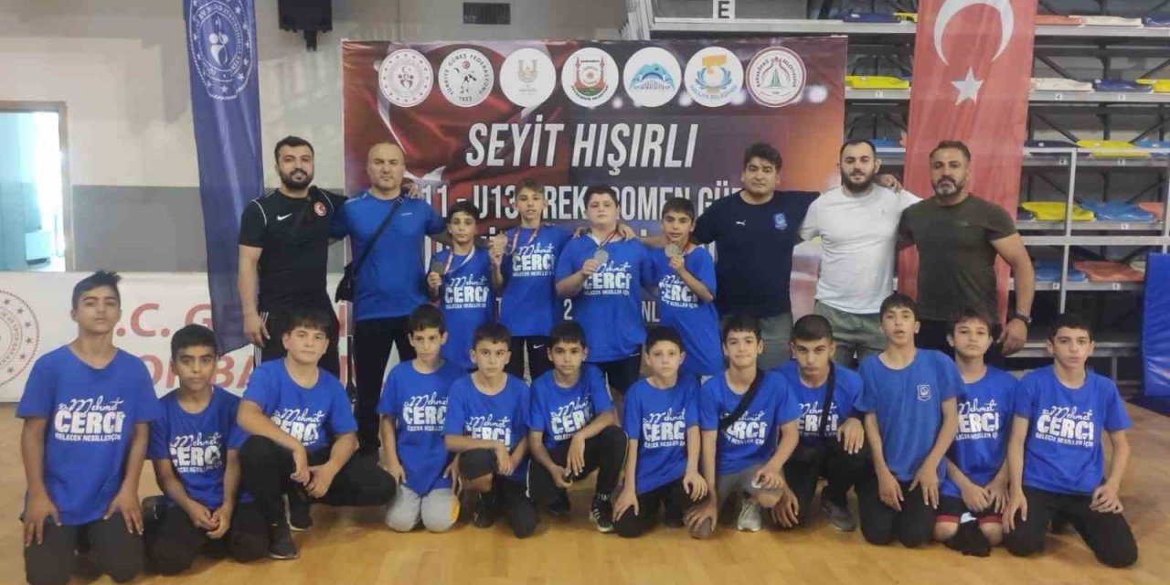 Yunusemreli güreşçiler Şanlıurfa’da Manisa’nın gururu oldu