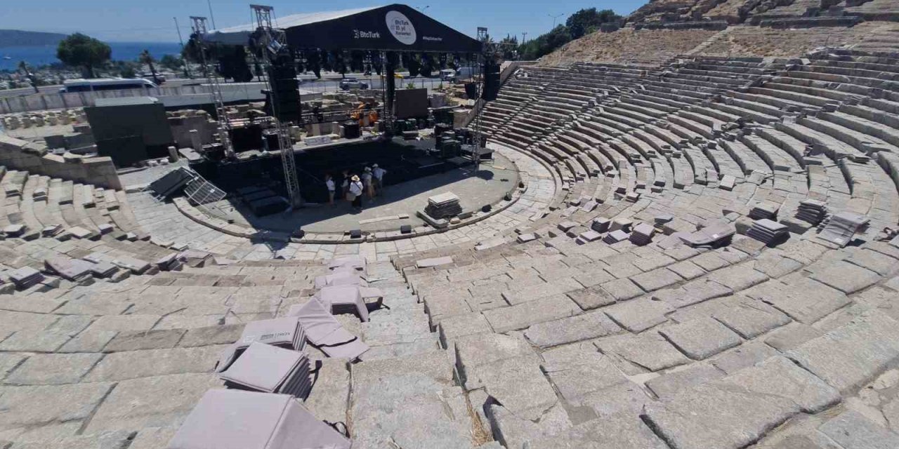 Bodrum Antik Tiyatro’daki konserler eleştirilerin hedefi oldu