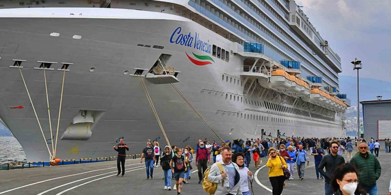 İzmir, turizmde tüm zamanların rekorunu kırdı