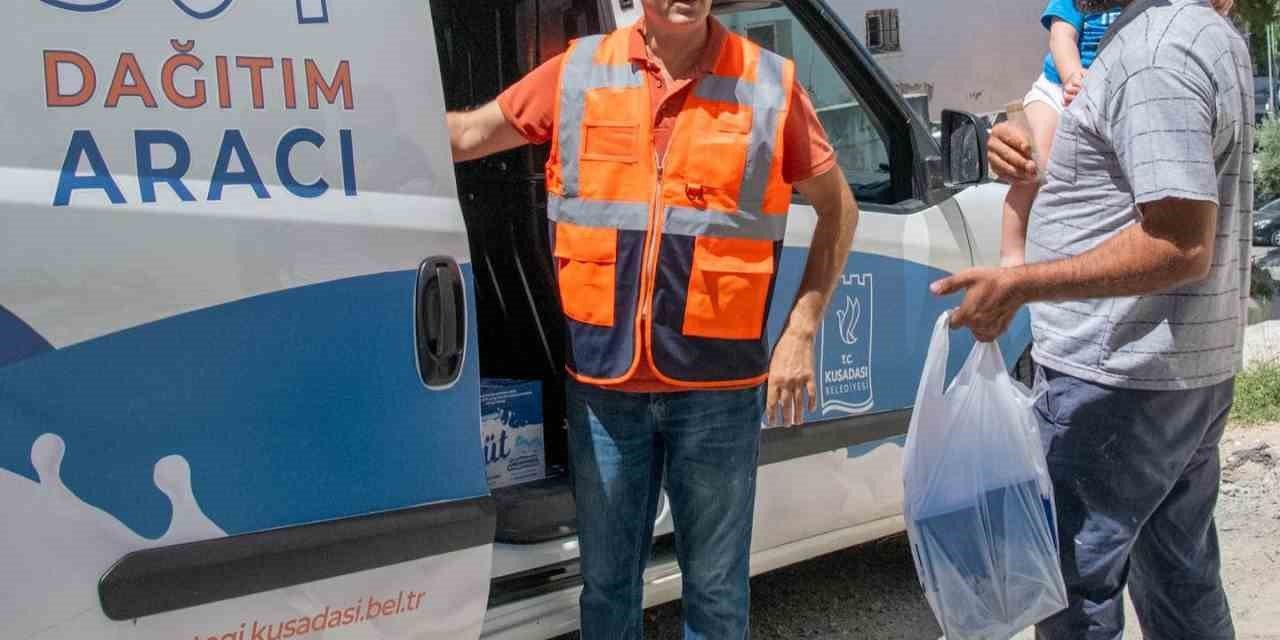 Kuşadası Belediyesi’nin süt desteği ile çocuklar sağlıklı büyüyor
