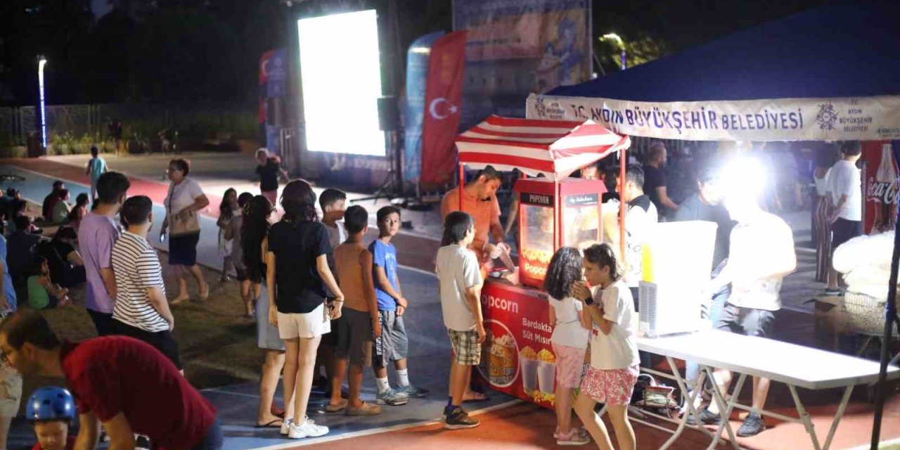 Mimar Sinan Parkı Aydınlıların uğrak yeri oldu