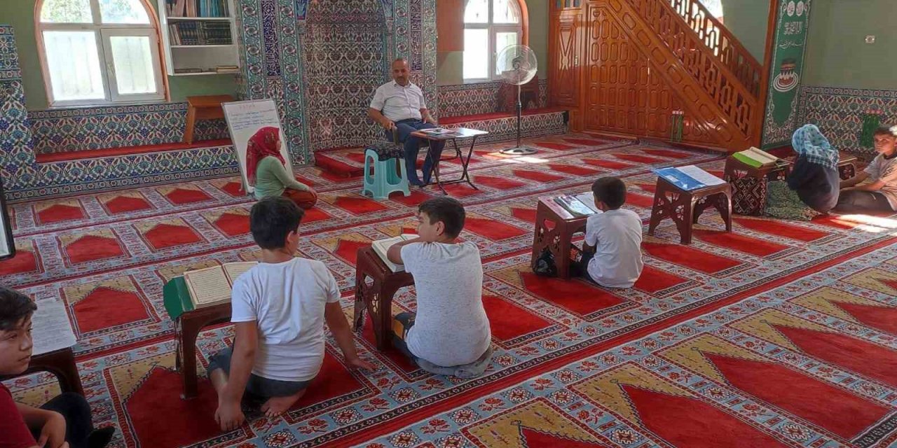 (Düzeltme) Selendi’de yaz Kur’an kursları yoğun ilgi görüyor