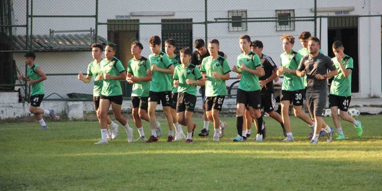Genç horozlar yeni sezona merhaba dedi