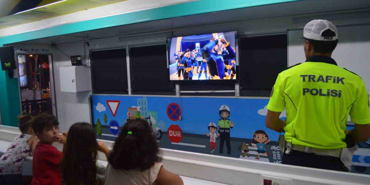 Trafik eğitim tırı Marmaris’te