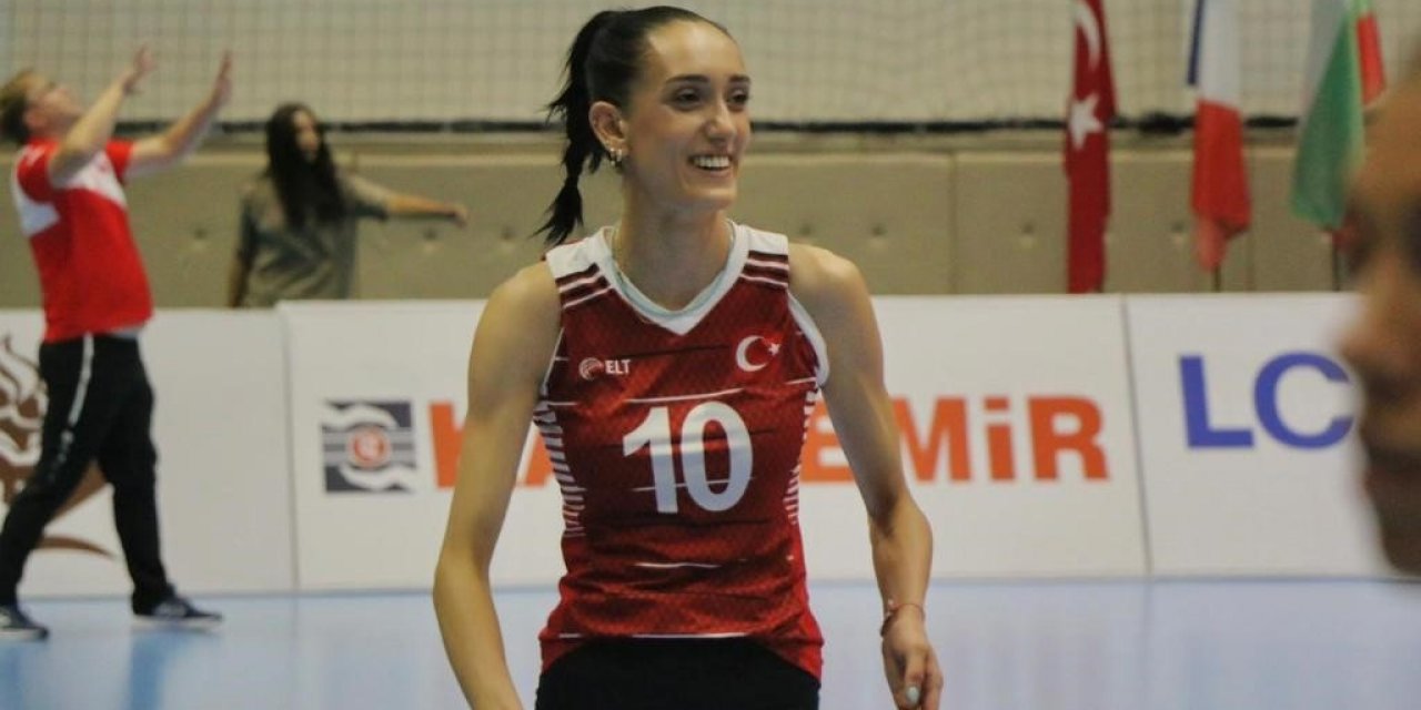 Milli yıldız Selinay Akçin, Manisa BBSK’de