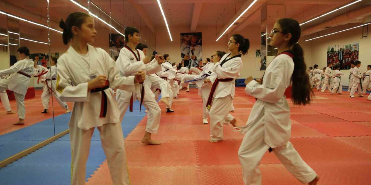 Denizli’de yaz spor okulları dolu dolu geçiyor