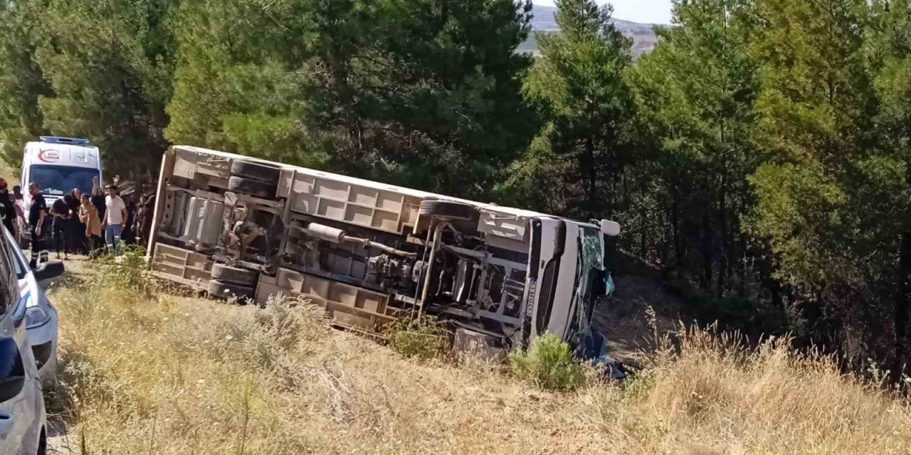 Şarampole devrilen otobüsteki yaralı sayısı 19’a yükseldi