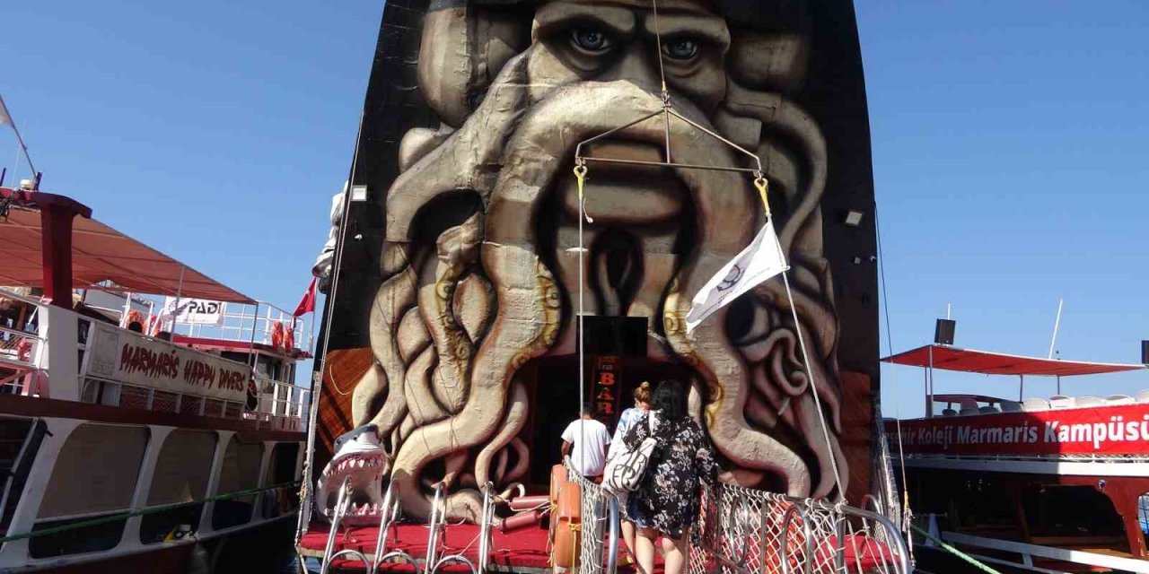 Yaz mevsiminin vazgeçilmez aktivitesi tekne turları, farklı konseptlerle tatilcilere hizmet veriyor