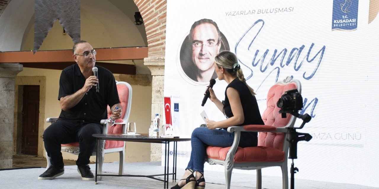 Ünlü şair ve yazar Akın: “Başkan Günel ile Kuşadası’nda çok büyük bir değişim olduğunu gördüm”