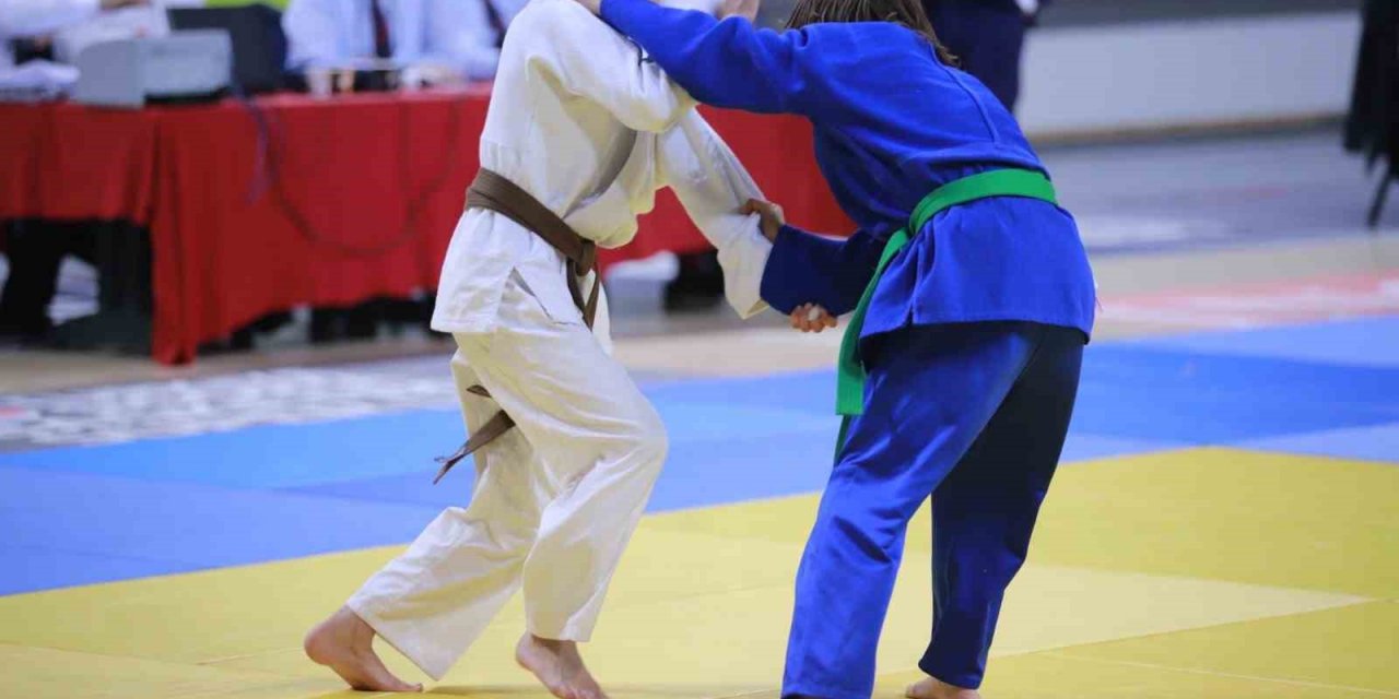 Judoda şampiyonlar belli oldu