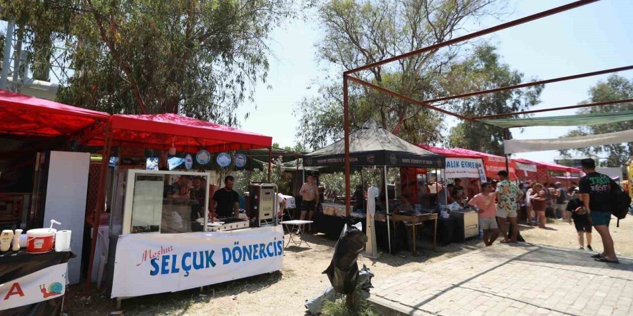 Festivaller kenti Selçuk’ta WAF, esnafa can suyu gençlere nefes oldu