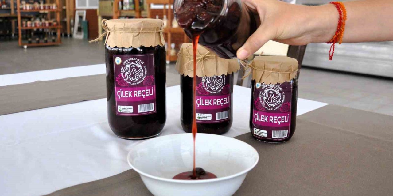 Çineli kadınların el emeği ürünleri vatandaşlarla buluşuyor