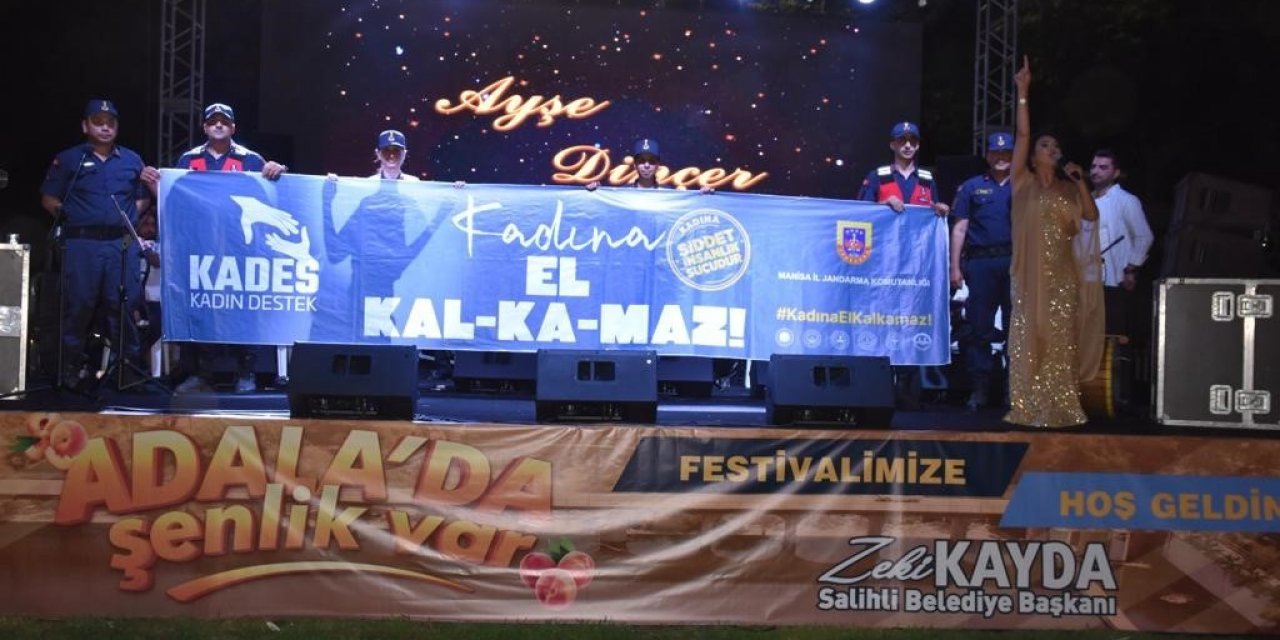 Salihli’de jandarma ekiplerinden ’Kadına El Kalkmaz” farkındalığı