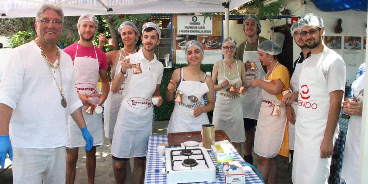 Yabancı öğrenciler Türk kahvesi ve limonata yapımı yarışmasına katıldı