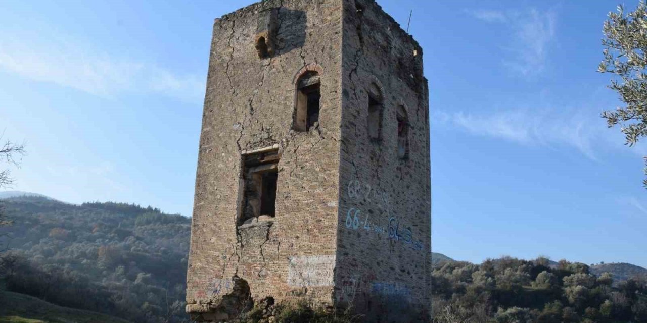 Donduran Kulesi, güçlendirme bekliyor