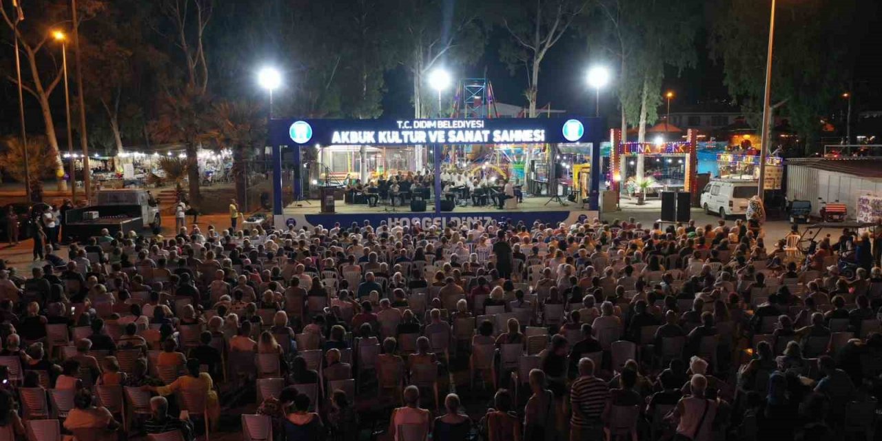 Akbük’te yaz konseri büyük beğeni topladı