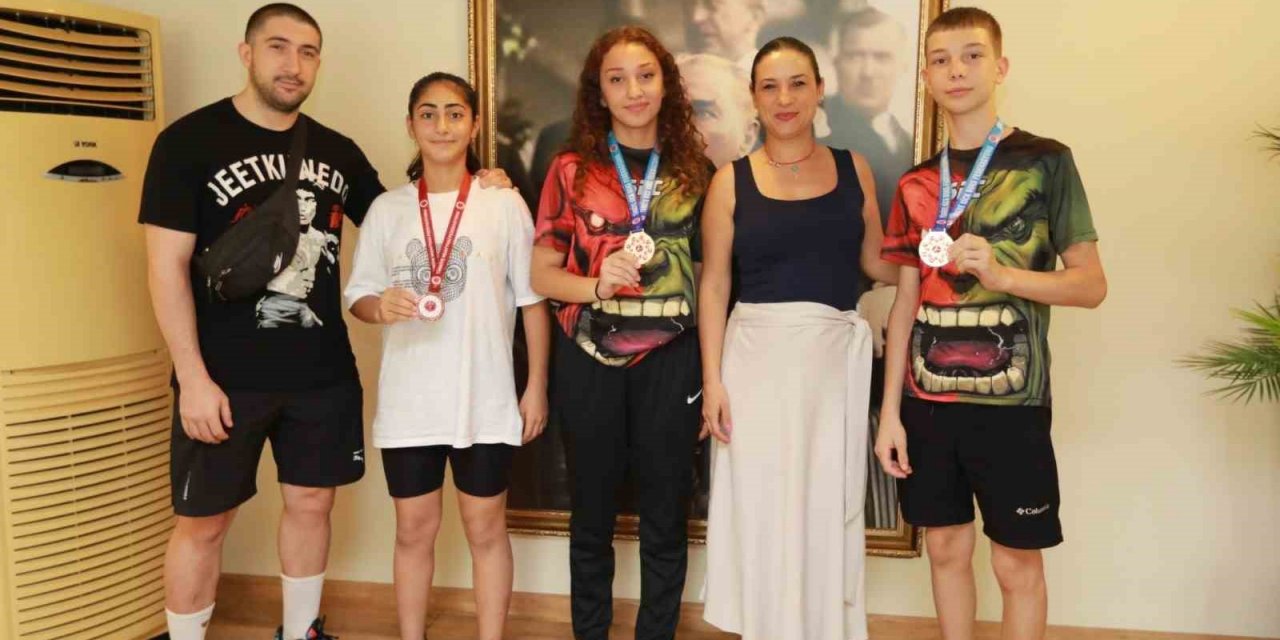 Şampiyon sporculardan Başkan Ceritoğlu Sengel’e teşekkür