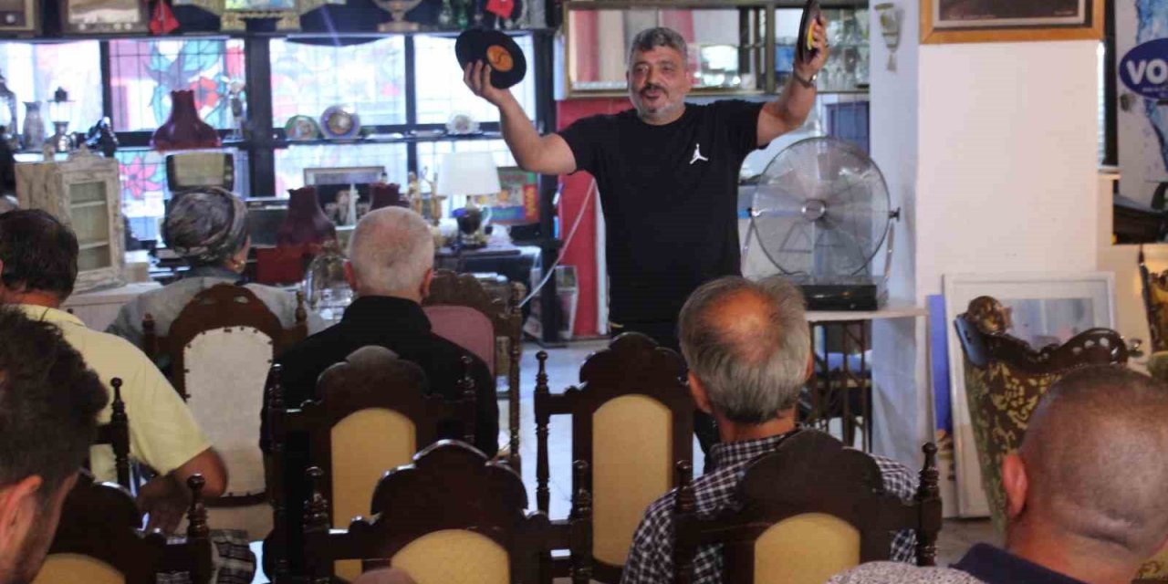 Bit pazarı esnaflığından antika dükkanına