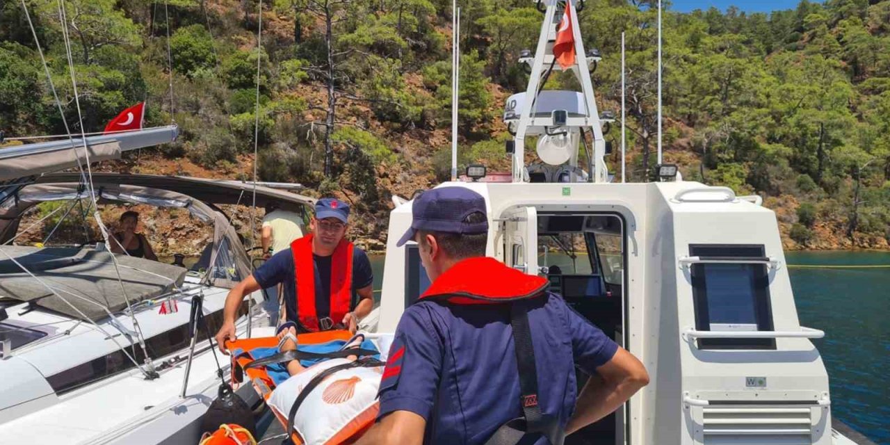 Fethiye’de Sahil Güvenlikten iki ayrı tıbbi tahliye operasyonu