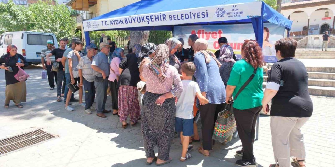 Aydın Büyükşehir Belediyesi’nden vatandaşlara aşure ikramı