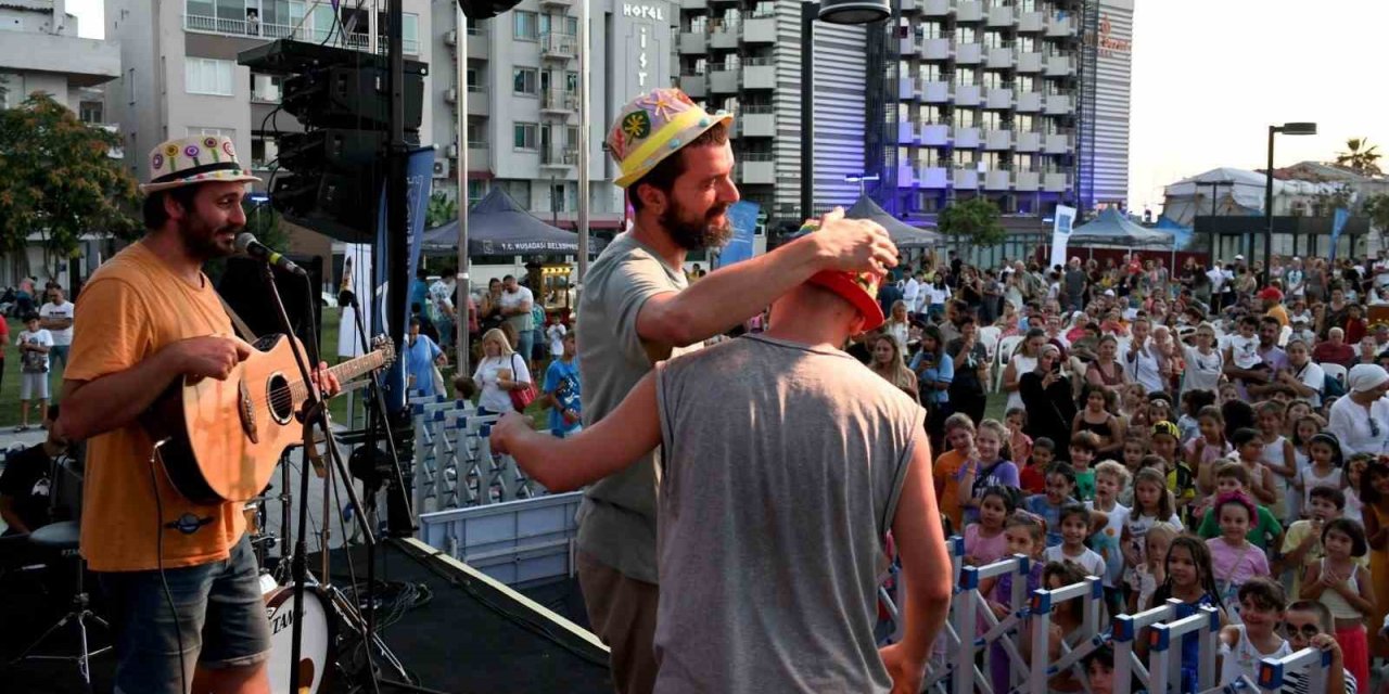 Kuşadalı minikler Şubadap Çocuk ile gönüllerince eğlendi