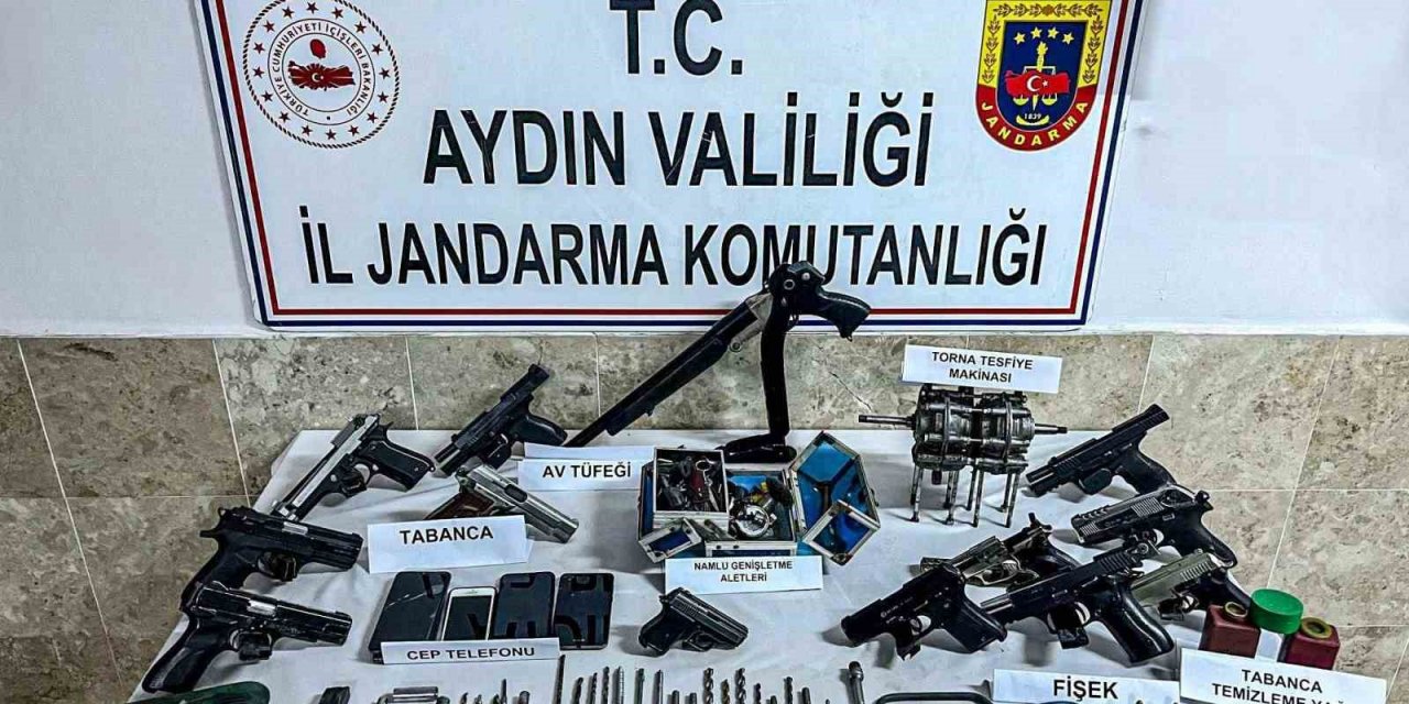 Evi silah imalathanesine çevirmiş