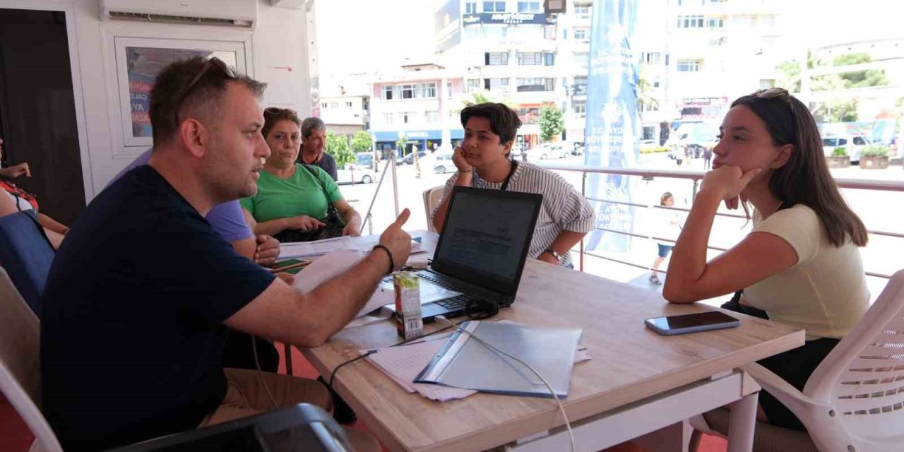 Büyükşehir Belediyesi gençlere destek olmaya devam ediyor