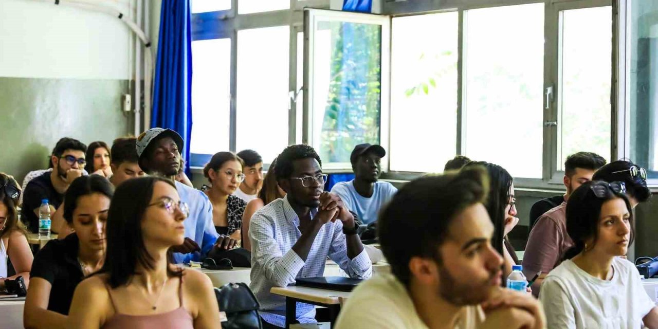 DEÜ yurt dışındaki öğrencilerin gözdesi oldu