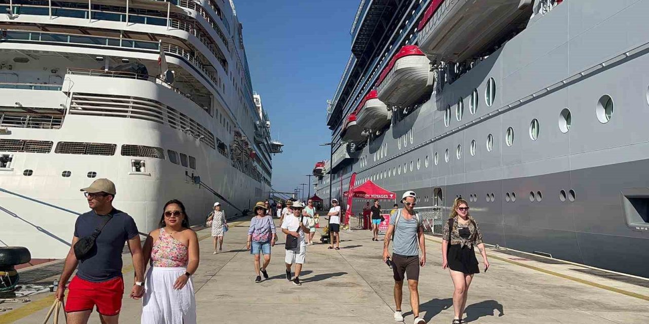 Bodrum’a 2 gemide bin 960 turist geldi