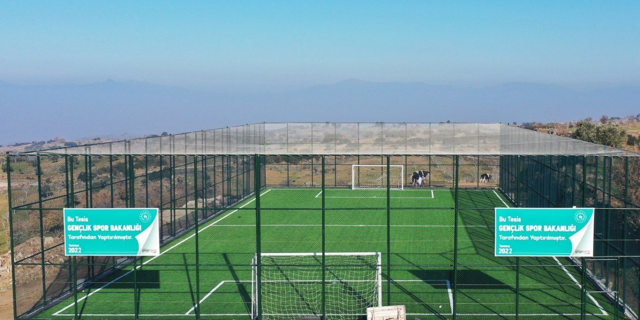Yenipazar Paşaköy halı sahası ışık saçıyor