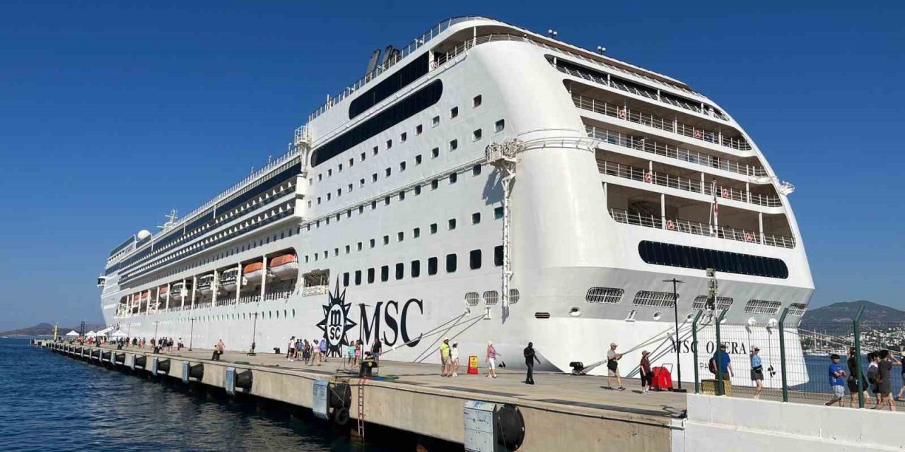 Bodrum’a 2 bin 422 yolcuyla geldi