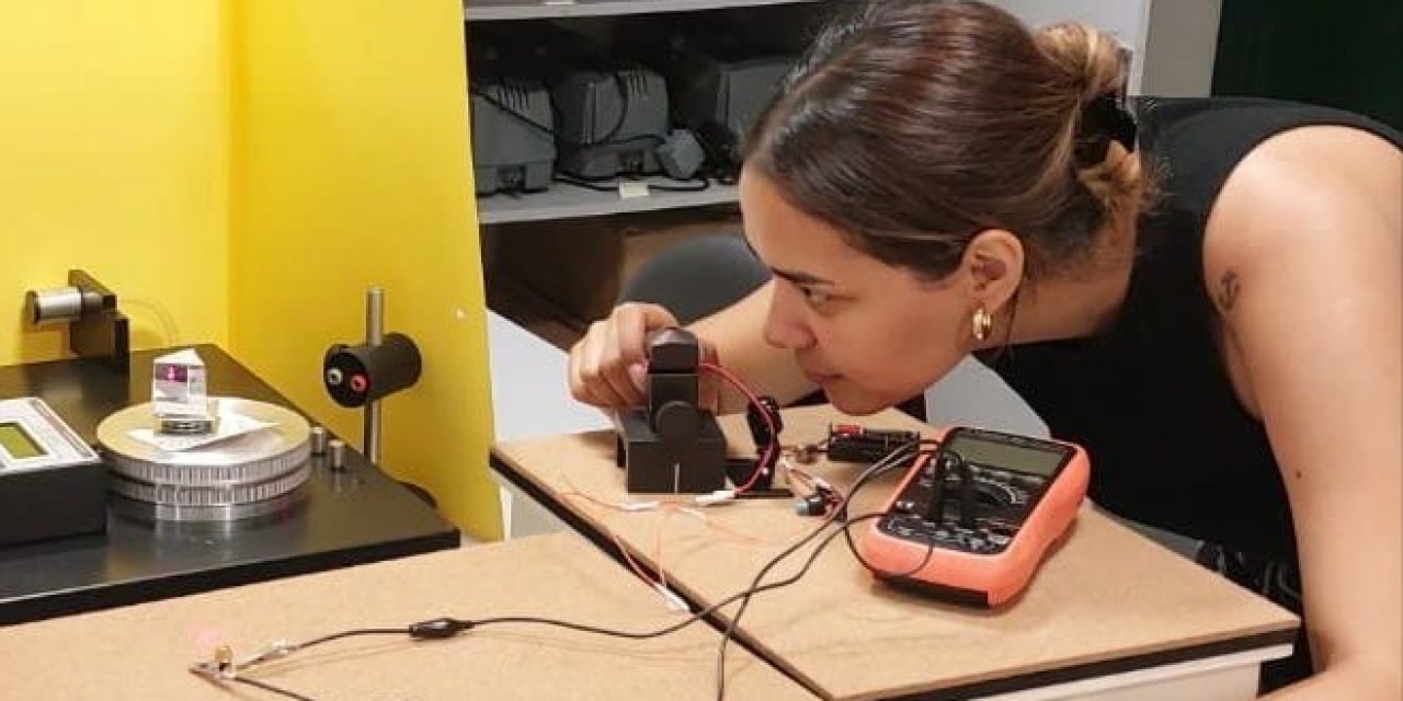 Fiziği sevdi, çocukluk hayalinden vazgeçti