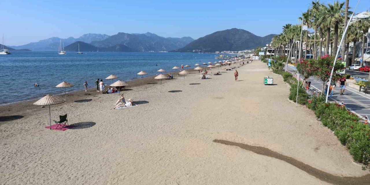 Marmaris Halk Plajı’na vatandaşlardan tam not
