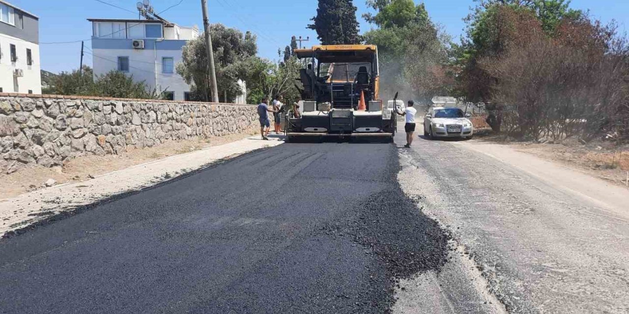 Bodrum Turgutreis’te sıcak asfalt çalışması başladı