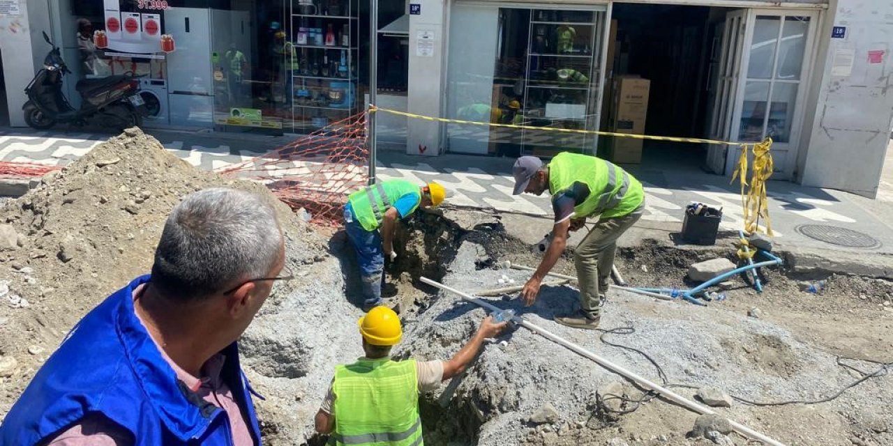 Aydın için çalışan personellere, Büyükşehir’den su takviyesi