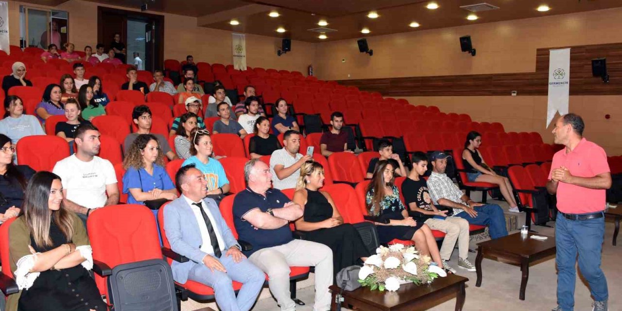 Germencik’te öğrenciler doğru tercih için uzmanlarla buluştu