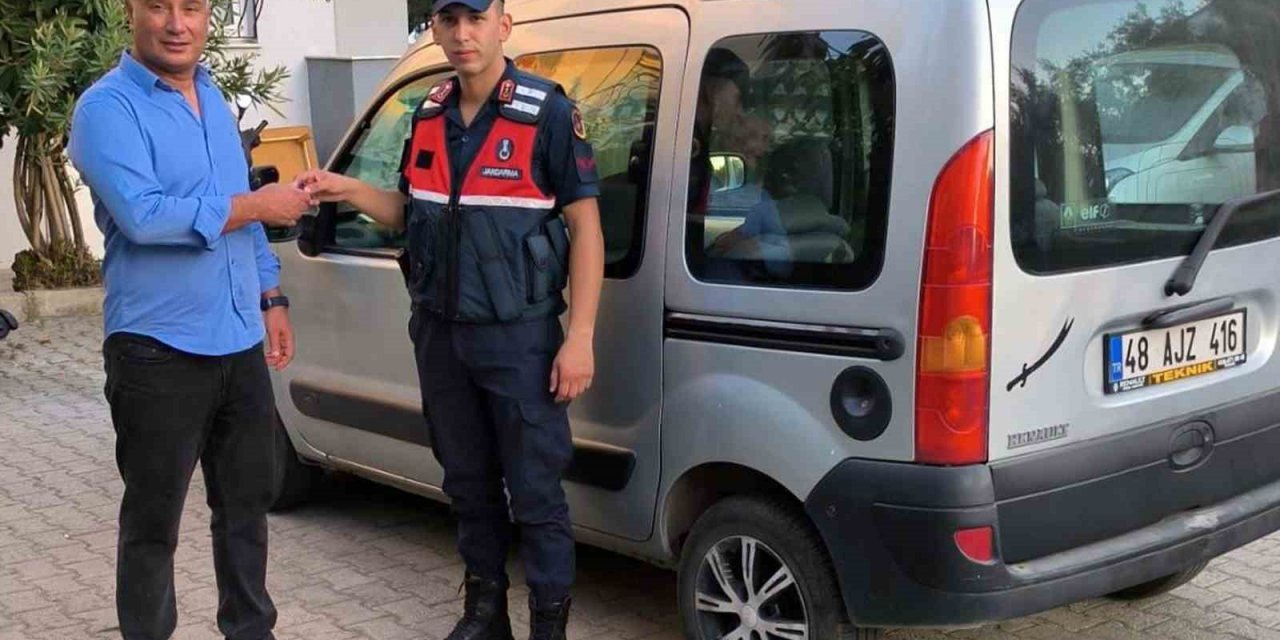 Çalınan araç sahibine teslim edildi