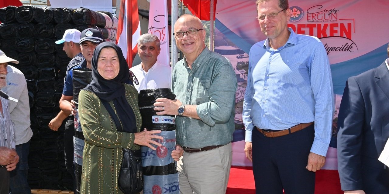 Başkan Ergün’den üzüm üreticilerine sergi bezi desteği