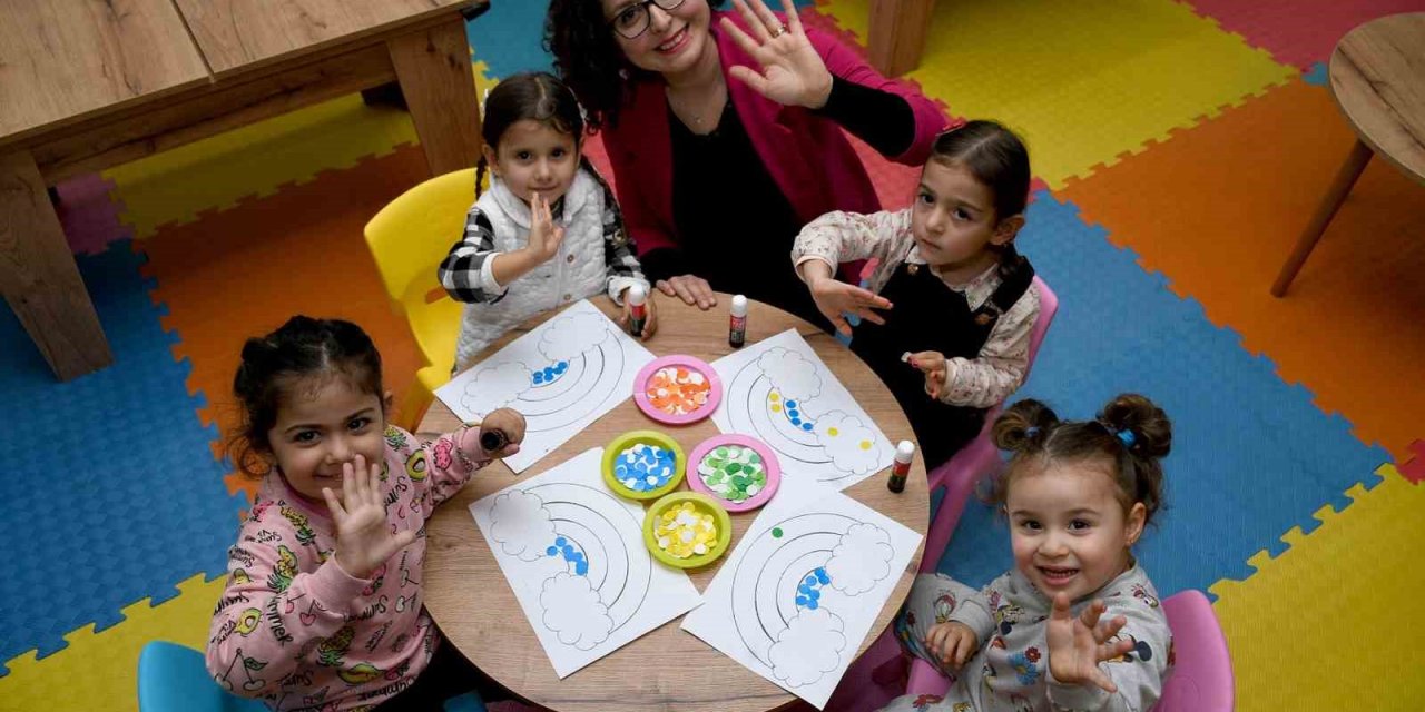 Kuşadası Belediyesi’nin eğitim yatırımları ilgi görüyor