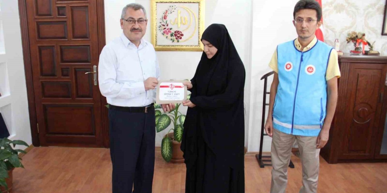 Depremzede kız, sığındığı Muğla’da 6 ayda hafız oldu