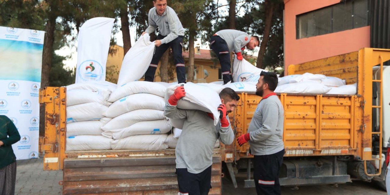 Pamukkale’de 537 üreticiye 50 ton yem desteği sağlanıyor