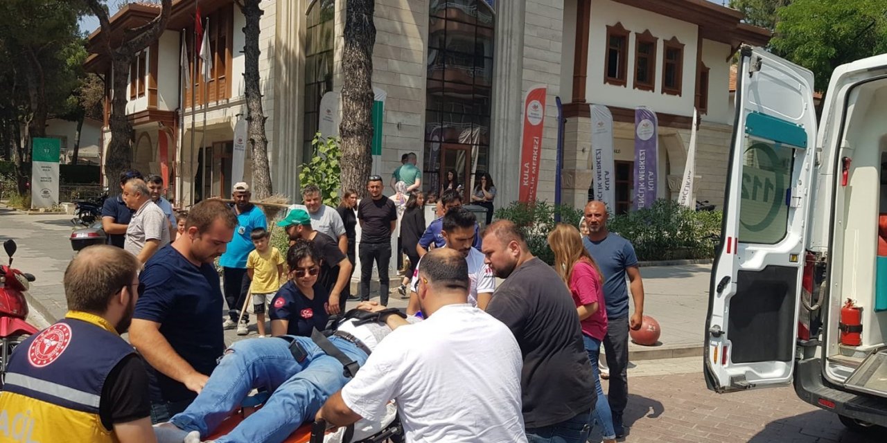 Elektrikli bisiklet otomobille kafa kafaya çarpıştı: 1 ağır yaralı