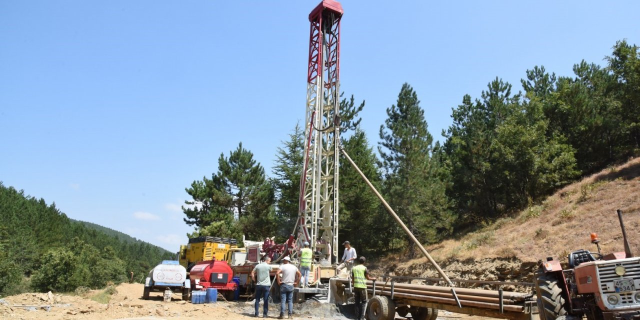 Salihli’nin Yeniköy Mahallesi’nde su sorunu çözülüyor