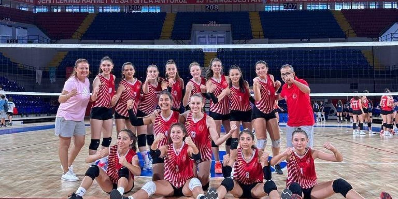 Aydın’ın kızları Türkiye ikincisi oldu