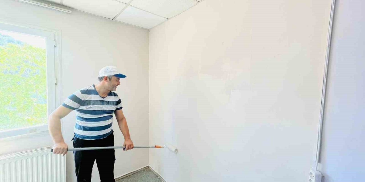 Öğrenciler yurtları yeni döneme hazırlanıyor