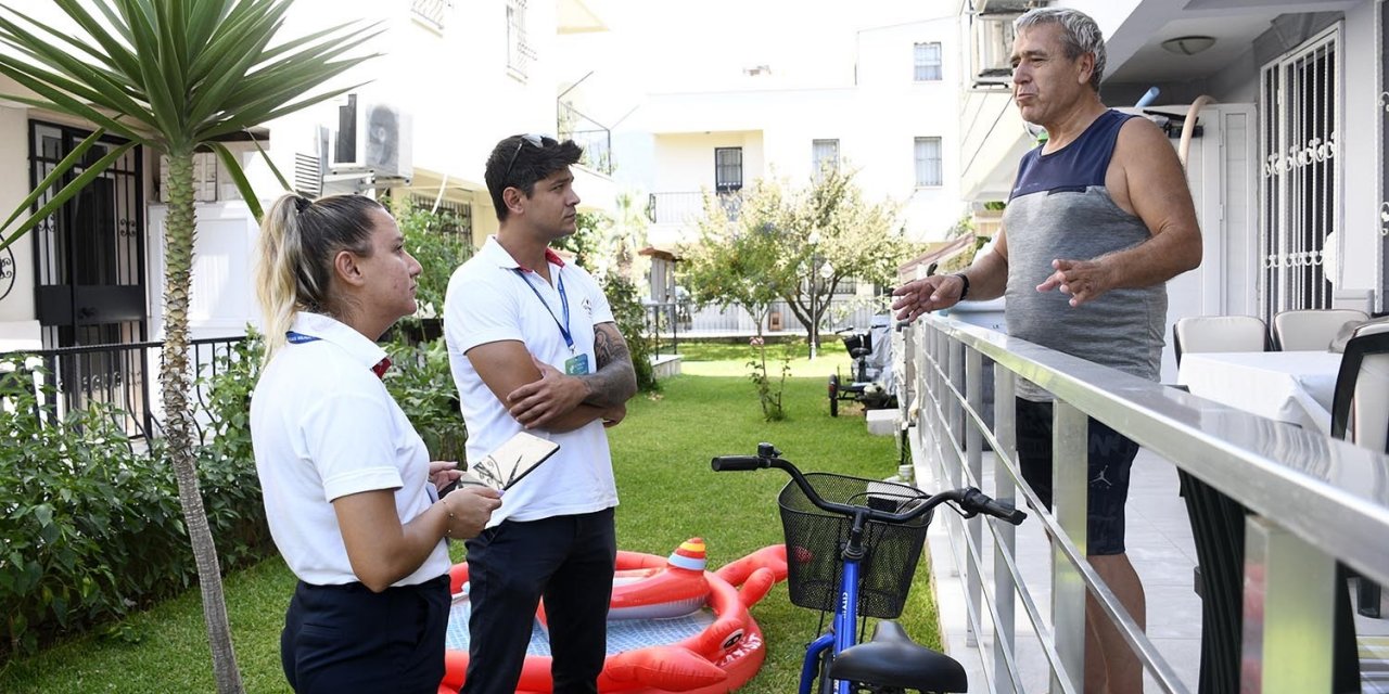 Güvercin Masa vatandaşları dinliyor