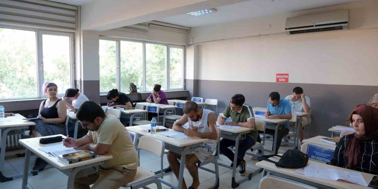 Aydın Büyükşehir Belediyesi KPSS’ye hazırlanacaklar için eğitim desteği verecek